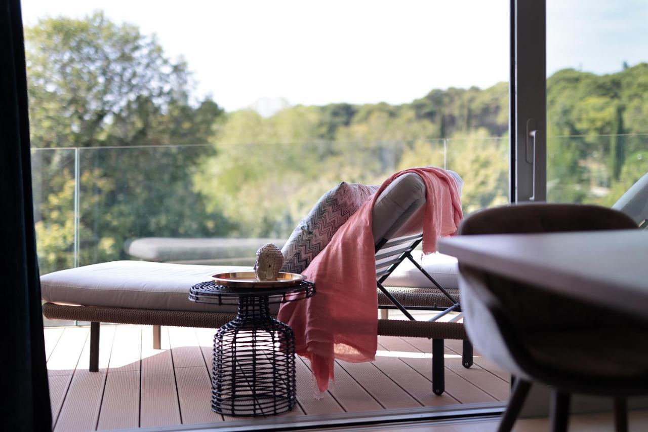 Black Pearl Apartment